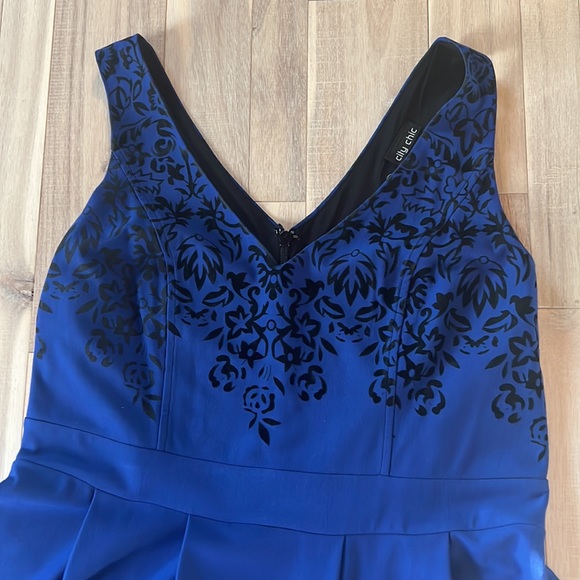 City Chic Dresses & Skirts - 💙Gorgeous BLUE & Black Cocktail Dress💙